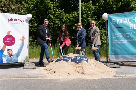 Glasfaserausbau In Ennepetal Spatenstich Im Gewerbegebiet Oelkinghausen