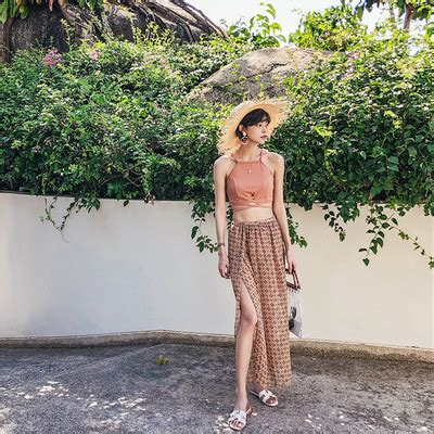 Bộ đồ bơi nữ bikini ba mảnh gợi cảm khoe ngực nhỏ để che bụng bầu mỏng