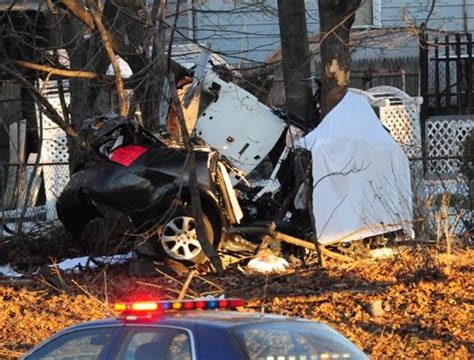 2 Dead 3 Critically Hurt In Long Island Car Crash