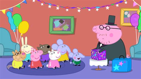 PEPPA PIG COMPIE VENT ANNI GRANDE FESTA A MILANO PEPPAS CINEMA