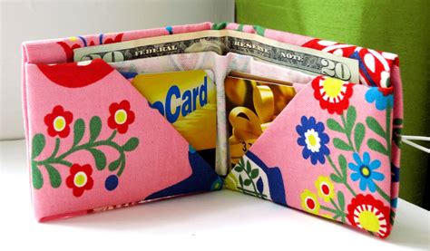 Bee-a-ba: Fabric Origami Wallet