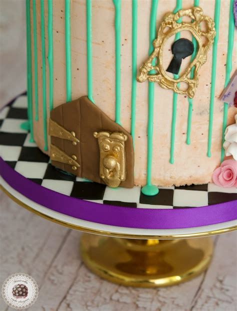 Drip Cake Alice In Wonderland Mericakes Cake Designer