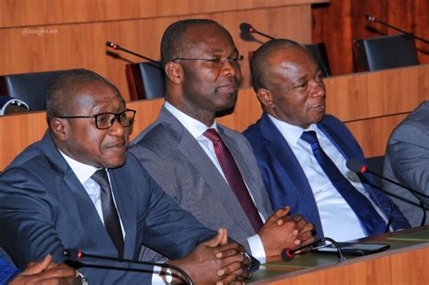 Assemblée nationale des députés honorent le ministre du Budget et du