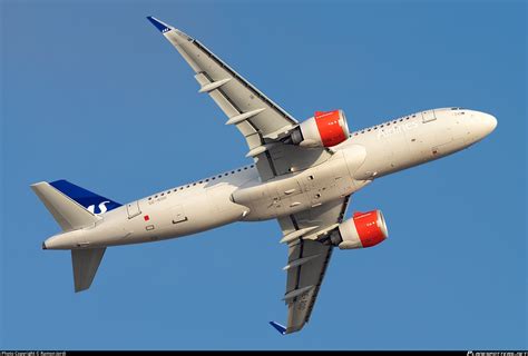 SE ROD SAS Scandinavian Airlines Airbus A320 251N Photo By Ramon Jordi