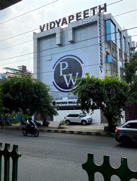 join pw vidyapeeth   afford  expensive options