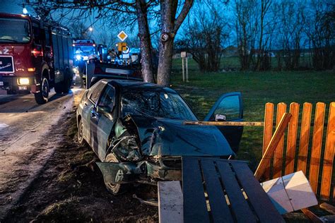 Pijacki Rajd Zako Czony Na Ogrodzeniu Zdj Cia Aktualizacja Moja