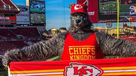 Watch Kansas City Chiefs Superfan Chiefsaholic Robs Bank Wearing His