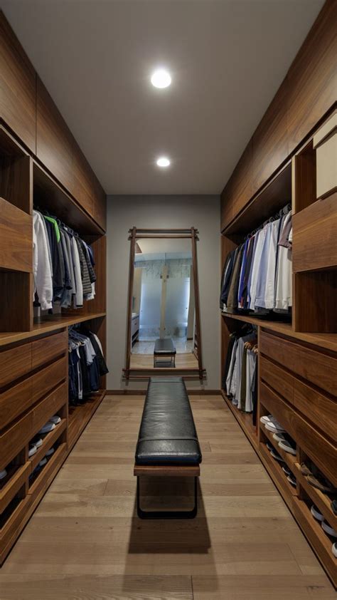 Casa CH Walk In Closet Organization And Design