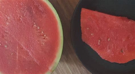 Black and White Watermelon Seeds. What's the Diff? - Simply Good Tips