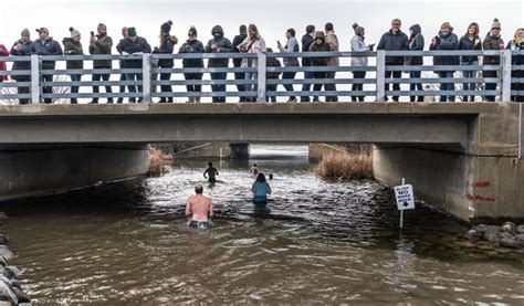 Panga Bar And Grill Hosts Annual New Years Day Polar Plunge In Oconomowoc