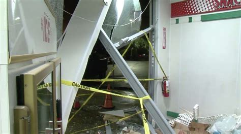 Truck crashes into store to steal ATM in Houston, gets stuck