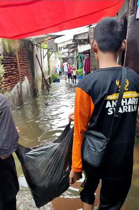 Bantu Korban Banjir Semarang Yanmas Ansharu Syariah Dirikan Dapur Umum