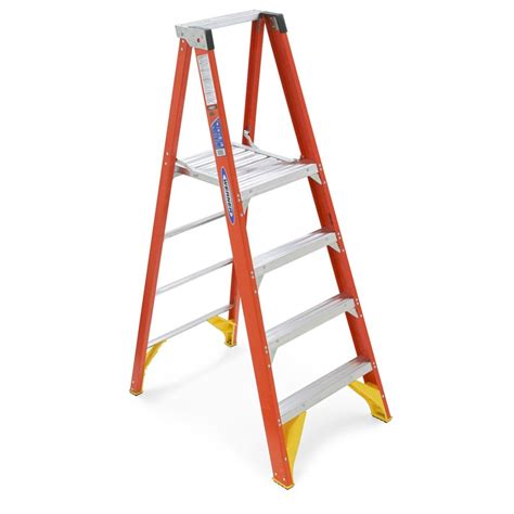 Werner 6-ft Fiberglass Type 1A - 300 lbs. Capacity Platform Step Ladder ...