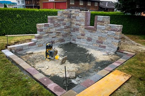 Burgruine In Berom Nster Garten La Verde Ag Gunzwil