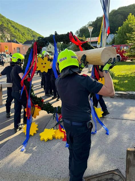 Maibaumaufstellen Freiwillige Feuerwehr Kaltenleutgeben