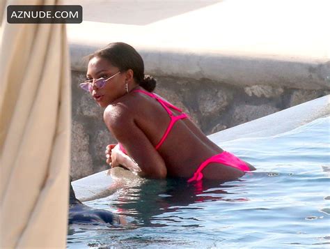Samira Mighty Seen In A Pink Bikini Chilling At Her Pool During