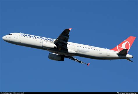 TC JRP Turkish Airlines Airbus A321 231 Photo By Maurizio Valli ID