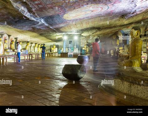 Dambulla cave paintings hi-res stock photography and images - Alamy