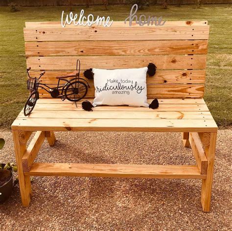 Comfortable and Charming Garden Bench Design Ideas