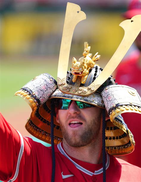 3者連続弾でトラウトが初の「兜係」 大谷翔平にかぶせ「すごくクールだったね」 Mlb写真ニュース 日刊スポーツ