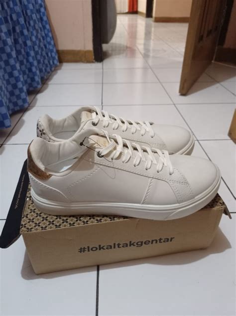 Aerostreet X Gibran Sz 42 Fesyen Pria Sepatu Sneakers Di Carousell