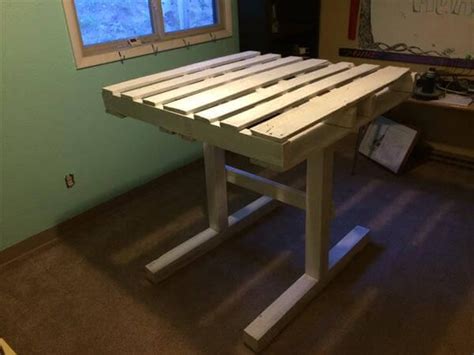 Diy Wooden Pallet Computer Desk Pallets