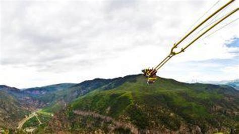 Foto Wahana Ayunan Raksasa Di Atas Ketinggian 396 M Berani Coba