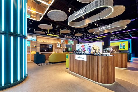 Ee Launches First Of Its Kind Experience Store In Cardiff Inviting