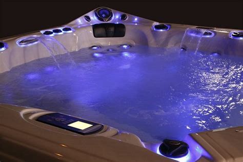 20 Hot tubs For Bathing Relaxation – The WoW Style