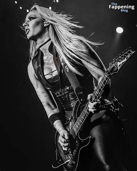 Nita Strauss Sexy 13 Photos Thefappening