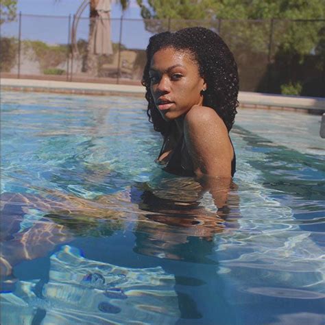 6 Hot Sexy Vashti Cunningham Bikini Pics