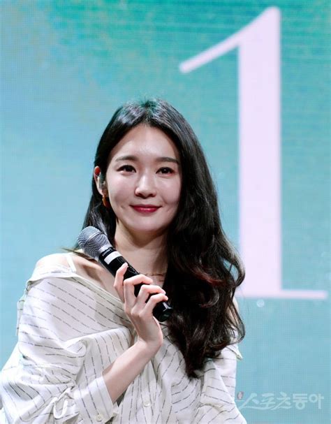 강민경 ‘열정페이 논란에 입장 밝혔다“회사 복지처우 발전할 것” 공식 ｜스포츠동아