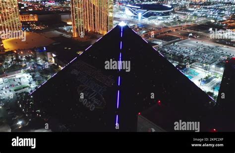 Luxor hotel pyramid Stock Videos & Footage - HD and 4K Video Clips - Alamy