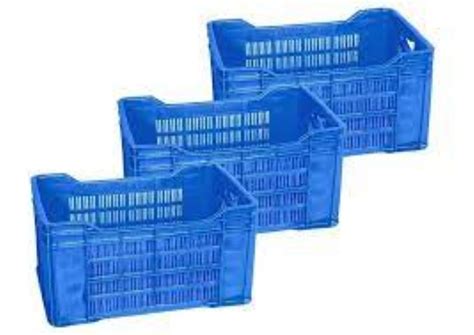 Blue Rectangular Plastic Vegetable Crate For Storage Capacity 20