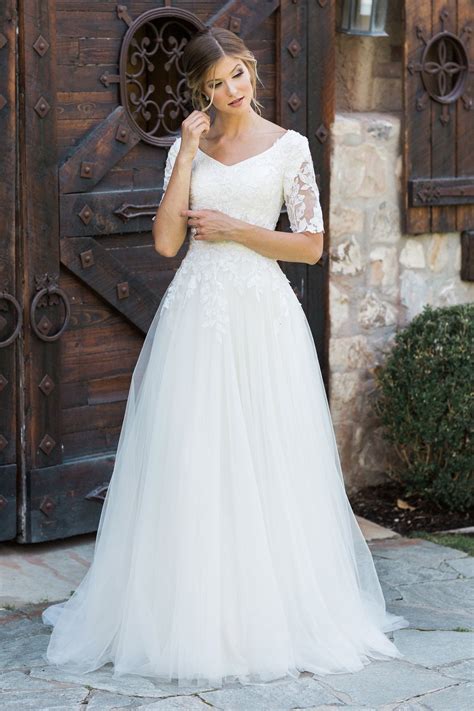 Plus Size Modest Wedding Dresses Best 10 - Find the Perfect Venue for
