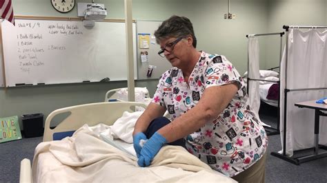 Cna Skills 10 Give The Resident A Partial Bed Bath Lower Body