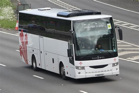 Bestway Travel Bolton YJ68CCX Seen On The M1 In Northampt Flickr