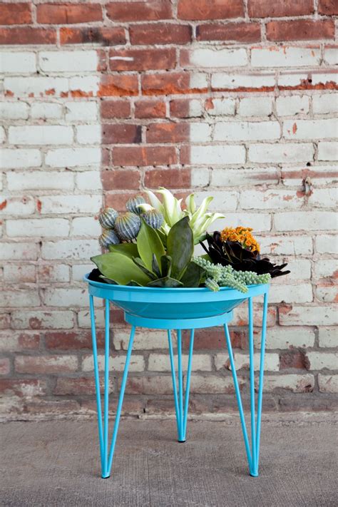 Kate Presents: Mid-Century modern planters by Steel Life