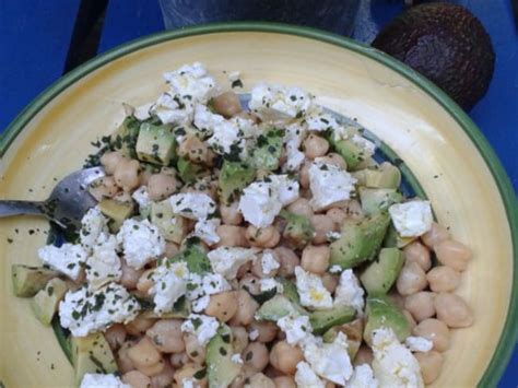 Salade De Pois Chiches Avocat Et Feta Recette Par Bulle