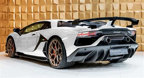 Lamborghini Aventador SVJ Gold And White