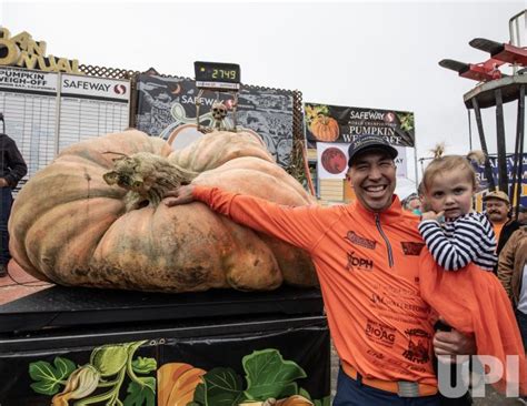 Photo World Championship Pumpkin Weigh Off In Half Moon Bay