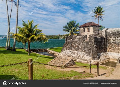 Castillo San Felipe Fortaleza Colonial Espa Ola Entrada Del Lago Izabal