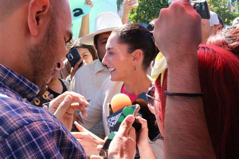 Con Banda Apapachos Porras Y Selfies Reciben A Claudia Sheinbaum