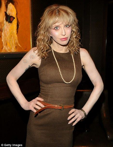 Courtney Love Apologises For Wild Behaviour Including Naked Interview Daily Mail Online