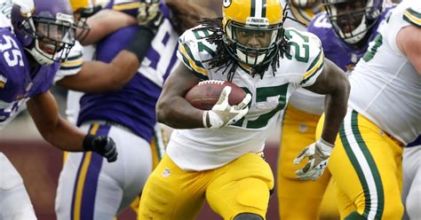 Packers Escape With 24 21 Victory Over Vikings