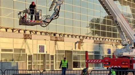 FOTO Rekonstrukcija urušene nadstrešnice postoji u građevinskoj