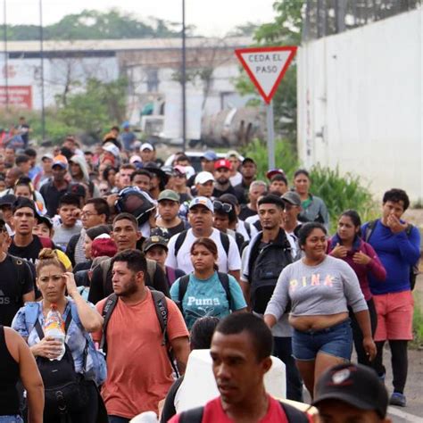 Nueva Caravana Con Cientos De Migrantes Parte De La Frontera Sur De M Xico