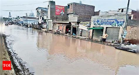 Sardulgarh Th Ghaggar Breach In Days Threatens To Flood Sardulgarh