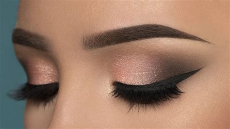 Smokey Eyes With Pictures Wavy Haircut