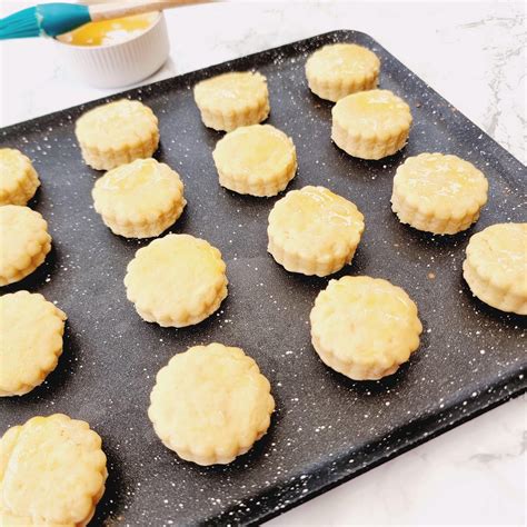 Mini British Scones – Feast Glorious Feast